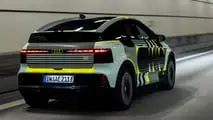Audi A2 e-tron com filme de camuflagem