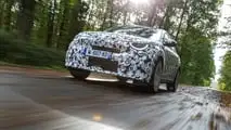 Abarth 600e (2024) auf ersten Teaser-Fotos
