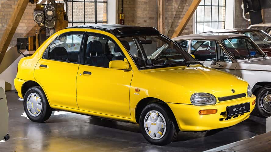 Mazda 121 Goldy (1994) : Quand l'œuf rencontre l'ourson