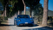 Porsche: alla guida della Taycan Turbo S e al timone dello Swan 78