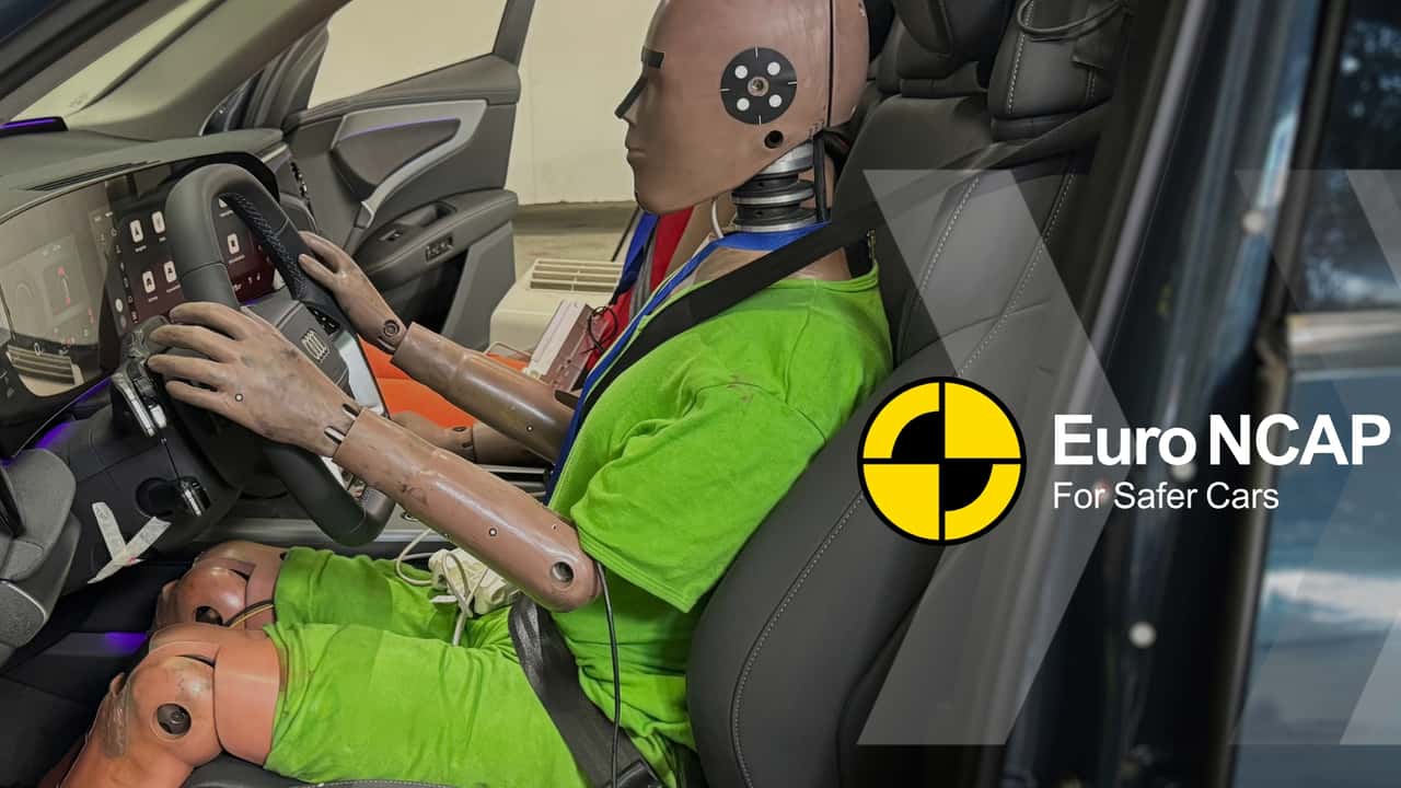 Bocciate le auto con troppi schermi: cosa dice Euro NCAP 2026