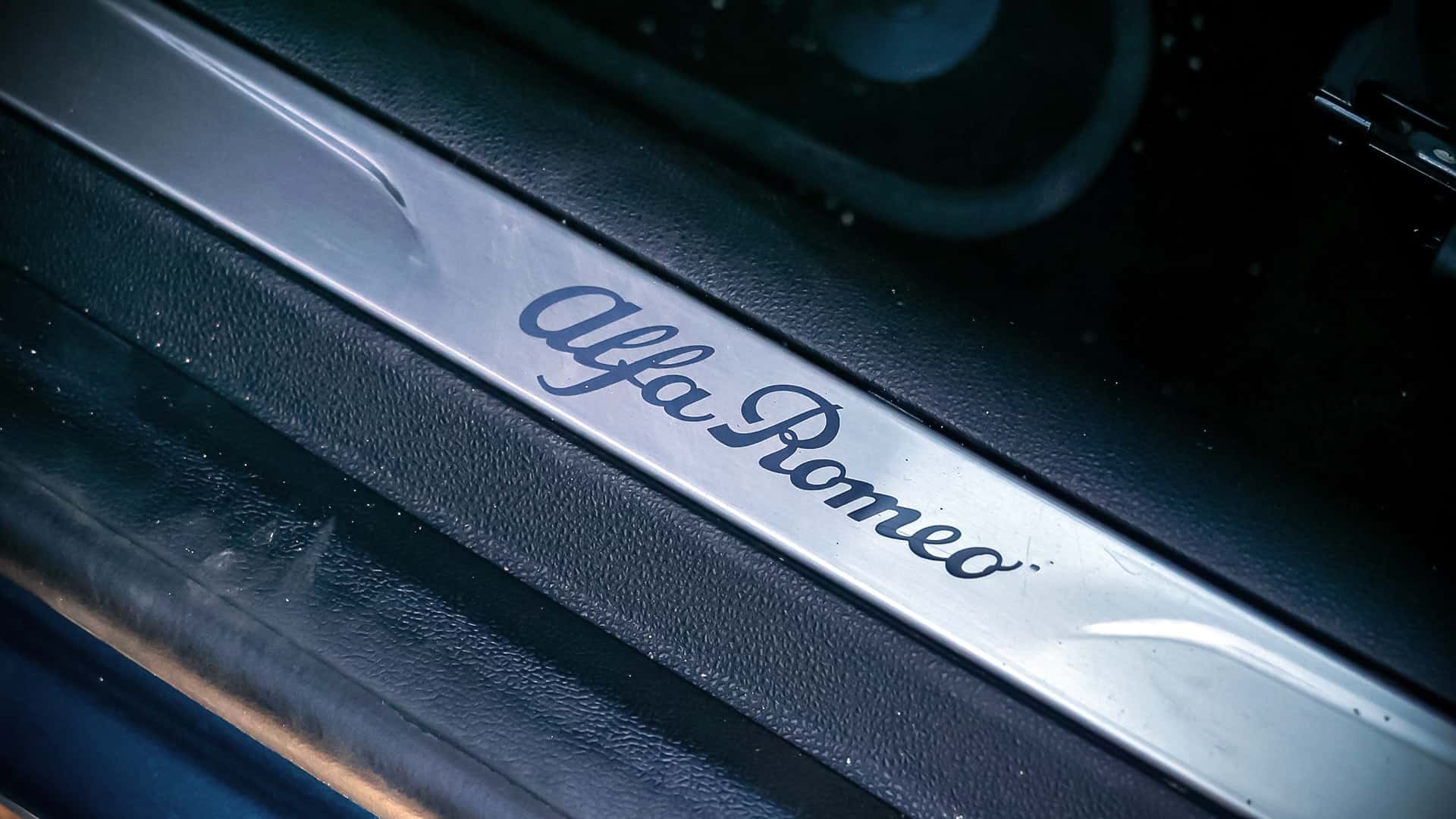 Auto Abdeckplane Kompatibel Mit Alfa Romeo Junior Elettrica 2024-2025 Autoabdeckung Outdoor|Kratzfest Wasserdicht Staubdicht Mit Reflektierenden Gurten & Aufbewahrungstasche