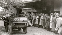 Consegna del primo Unimog 1949 prodotto in serie