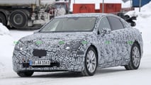Mercedes C-Klasse EQ als Erlkönig im Schnee