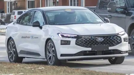 Neuer Ford Mondeo (2022) komplett ohne Tarnung gesichtet 2023 Ford Mondeo / Fusion Spy Shots