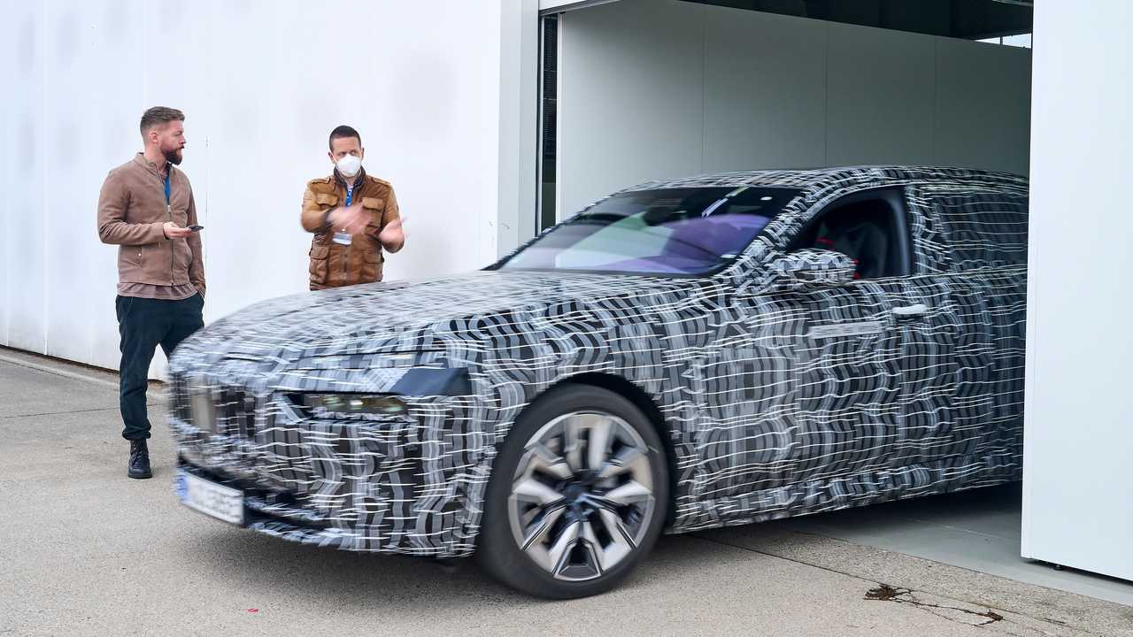 BMW i7 (2023) PreDrive
