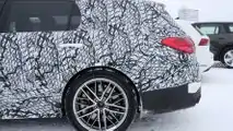 Foto spia Mercedes-AMG C63 Estate 2023
