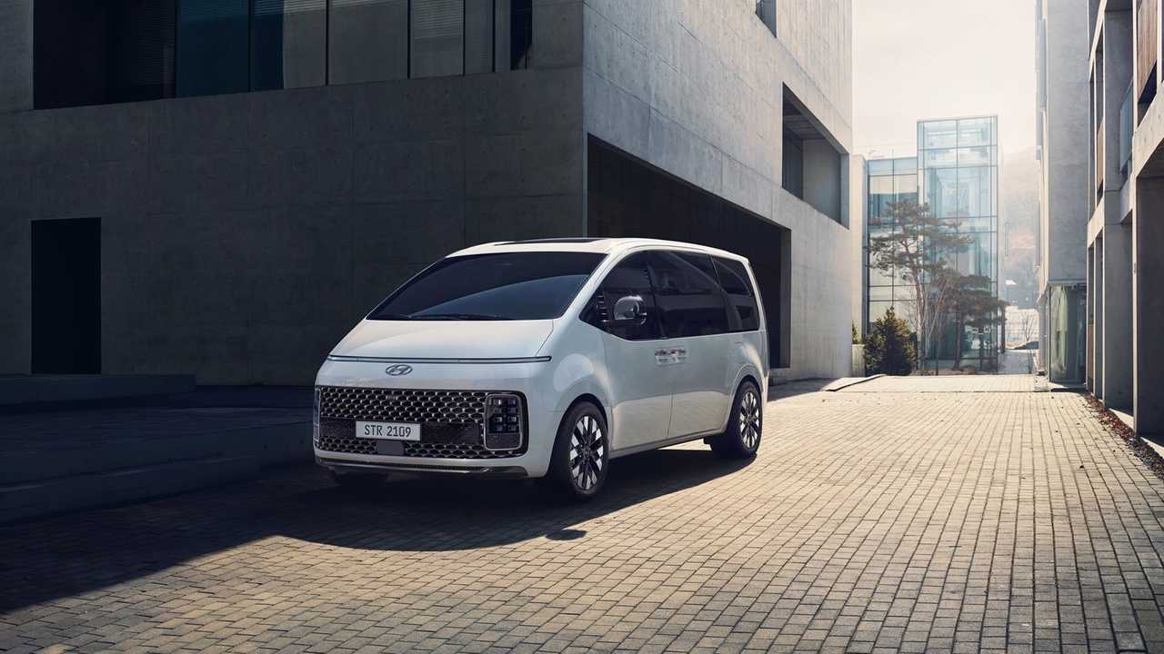 Hyundai Staria (2021)