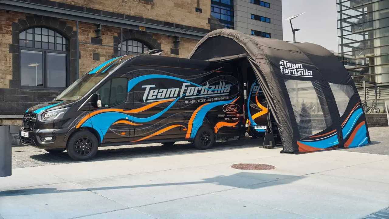 Ford Vanzilla, il Transit del Team Fordzillas