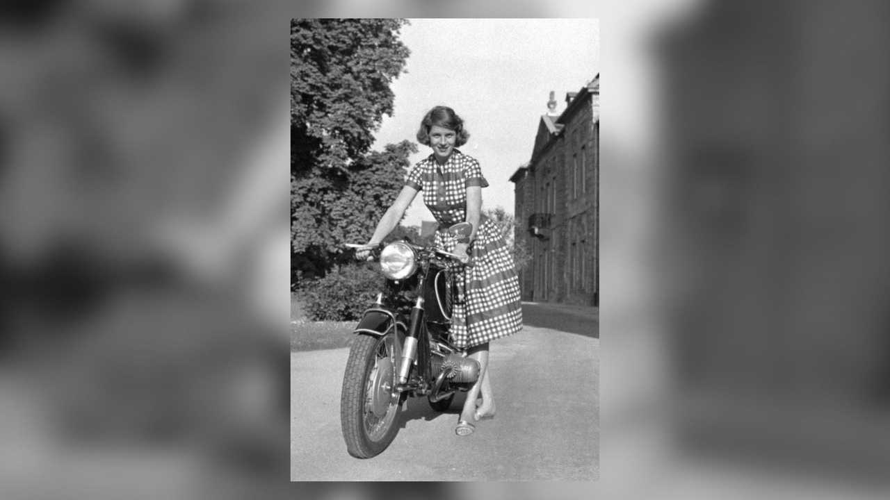 Anke-Eve Goldmann - Walking Bike