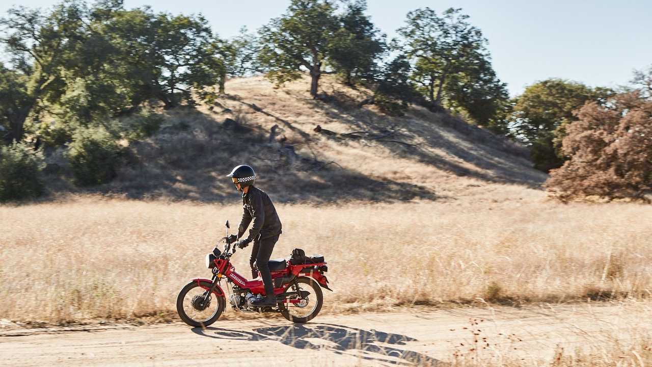 2021 Honda Trail 125 - Stand Up