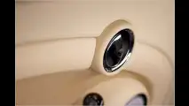 Model im Mini-Rolls