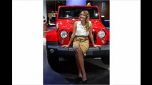 Ihnen tut beim Sitzen am Lagerfeuer immer der Hintern weh? Jeep bringt jetzt eine praktische Lösung: den Outdoor-Freisitz!