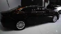 Makyajlı Lexus ES