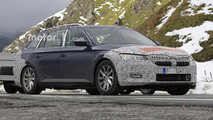 Skoda Superb facelift spy photo