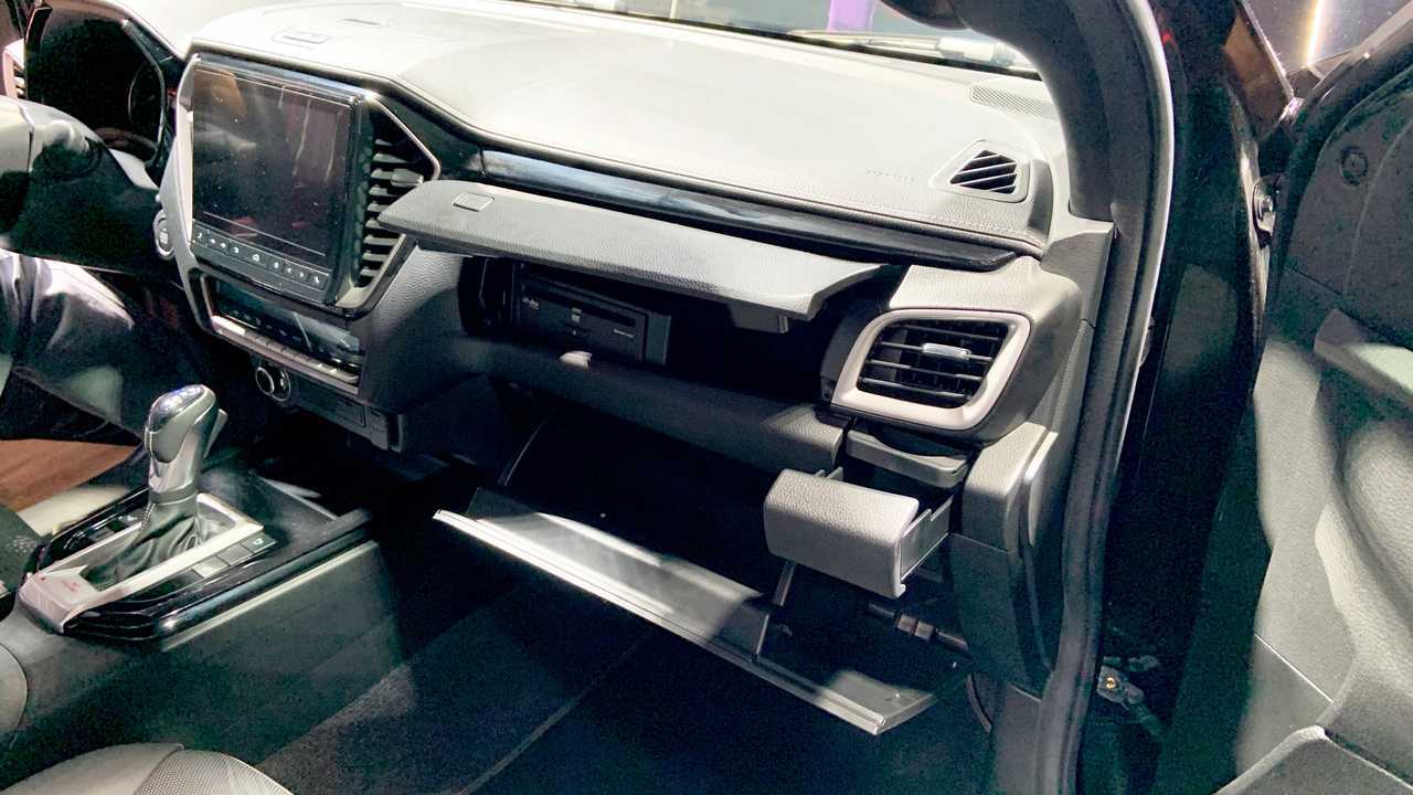 Емкости для хранения Isuzu D-Max