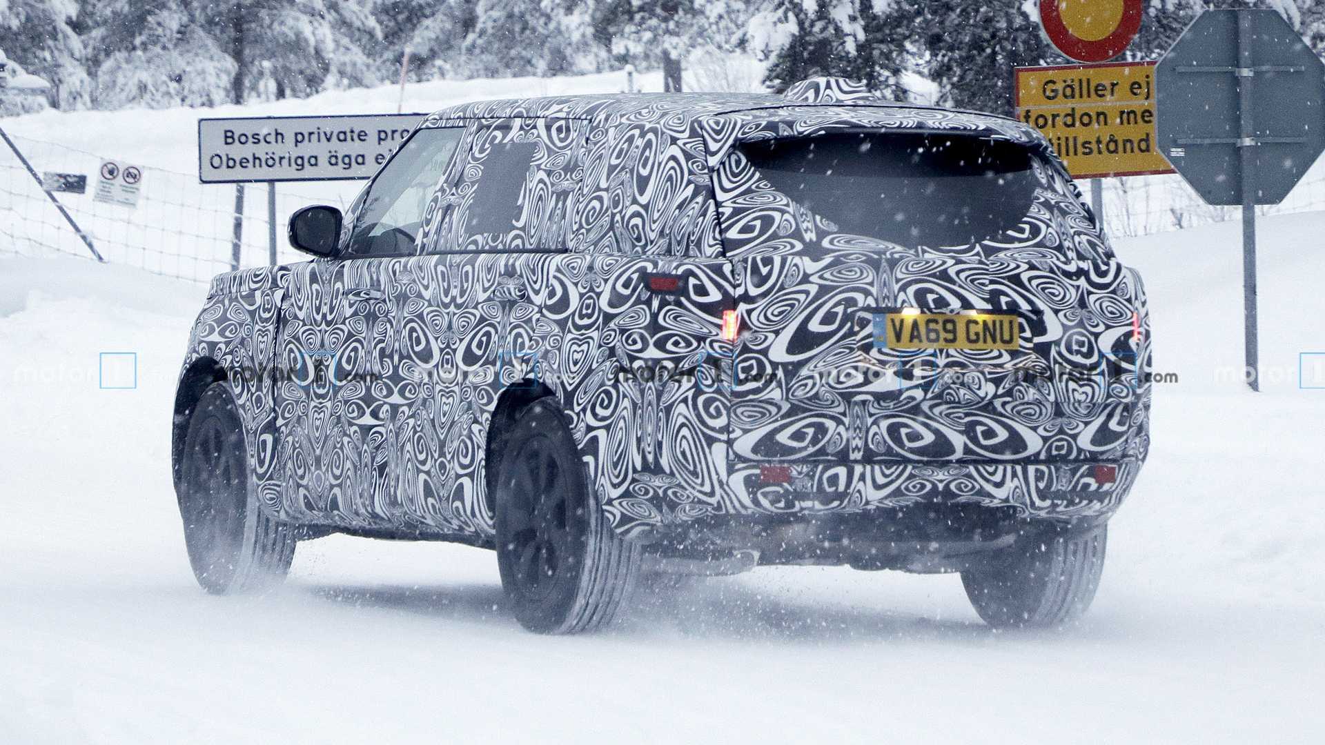 https://cdn.motor1.com/images/mgl/GMEQV/s1/2021-range-rover-spy-photo.jpg 2021-range-rover-spy-photo