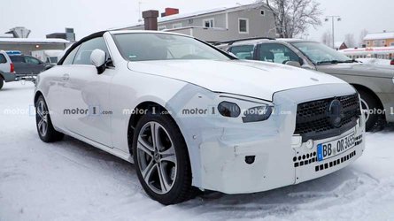 Mercedes-Benz E-Serisi Cabriolet casus fotoğraflar