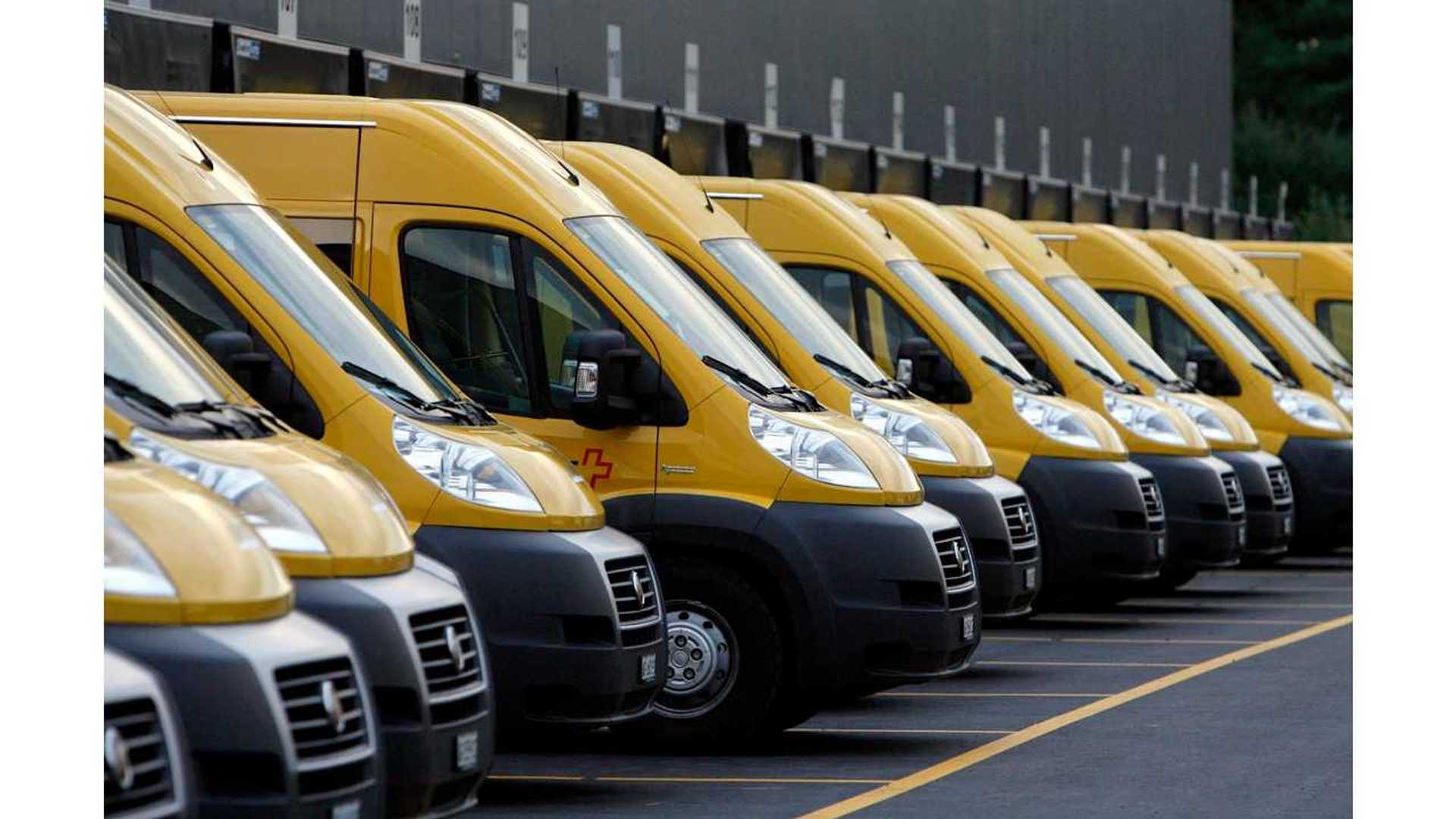 Грузовик в карьере. Автопарк картинка. Легкий коммерческий транспорт. Коммерческий транспорт фото. Коммерческий фургон.