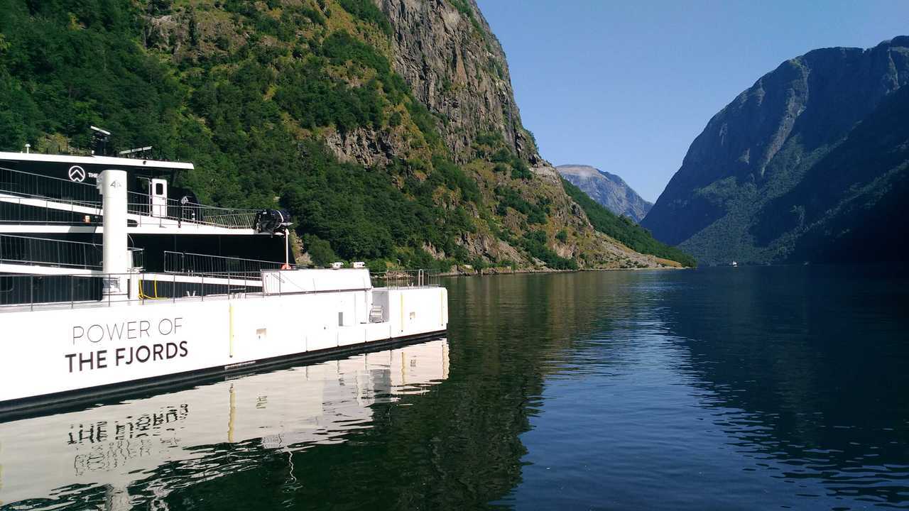 Norvegia, traghetti e navi elettriche nei fiordi