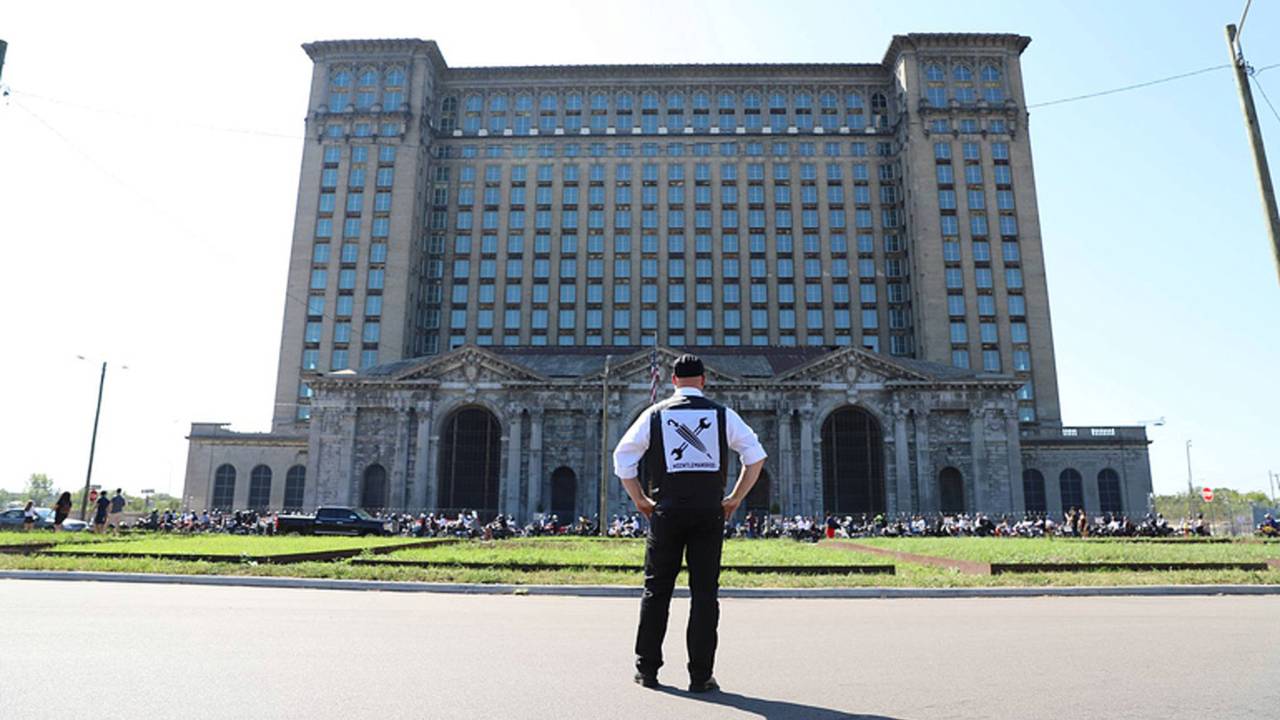 Detroit Gets Dapper-The 2017 Distinguished Gentleman's Ride