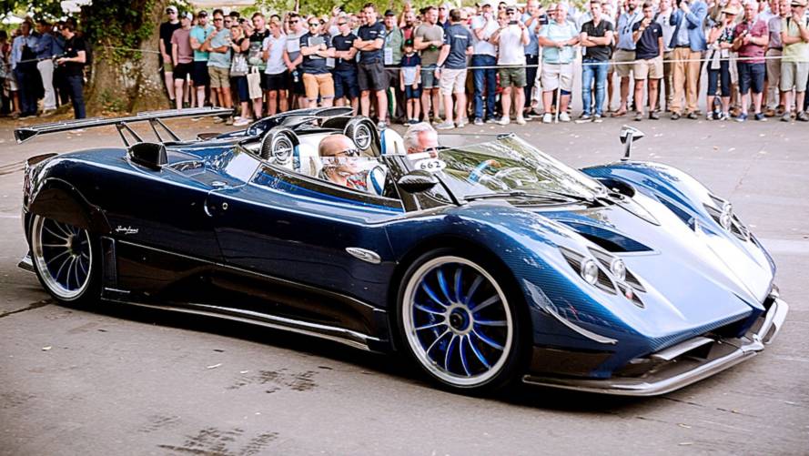 Pagani convoy to Goodwood