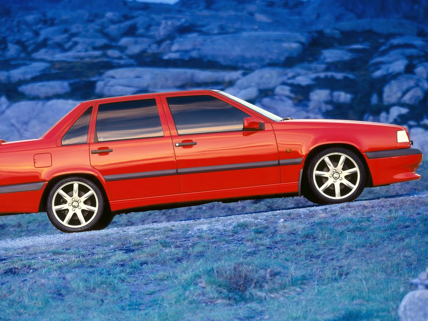 The Volvo 850 Was A Fast, Safe, And Comfy Box On Wheels