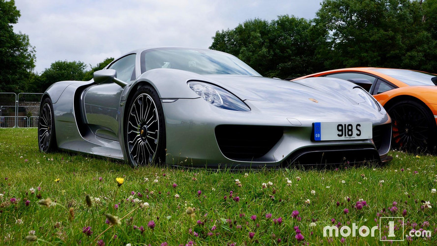 Parking supercars Goodwood 2017
