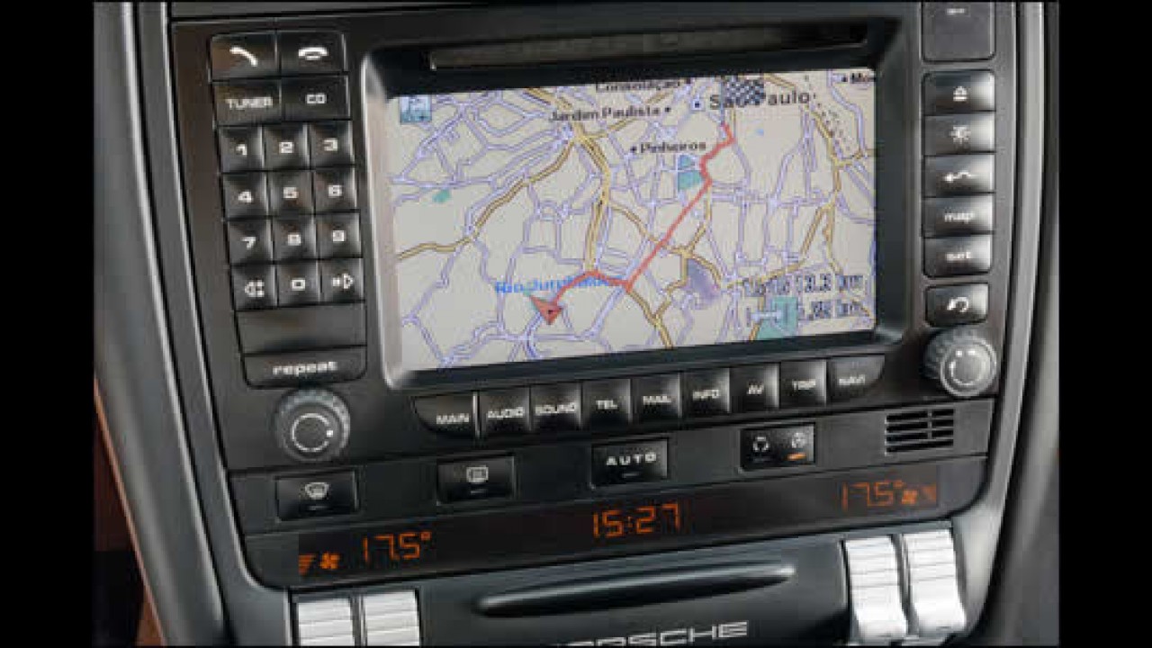Cayenne passa a vir de fábrica com navegação por GPS no Brasil