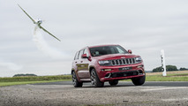 Jeep Grand Cherokee SRT vs Plane