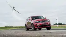 Jeep Grand Cherokee SRT vs Plane