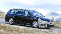 VW Golf R facelift spy photo