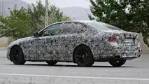 2017 BMW 5-Series plug-in hybrid spy photo