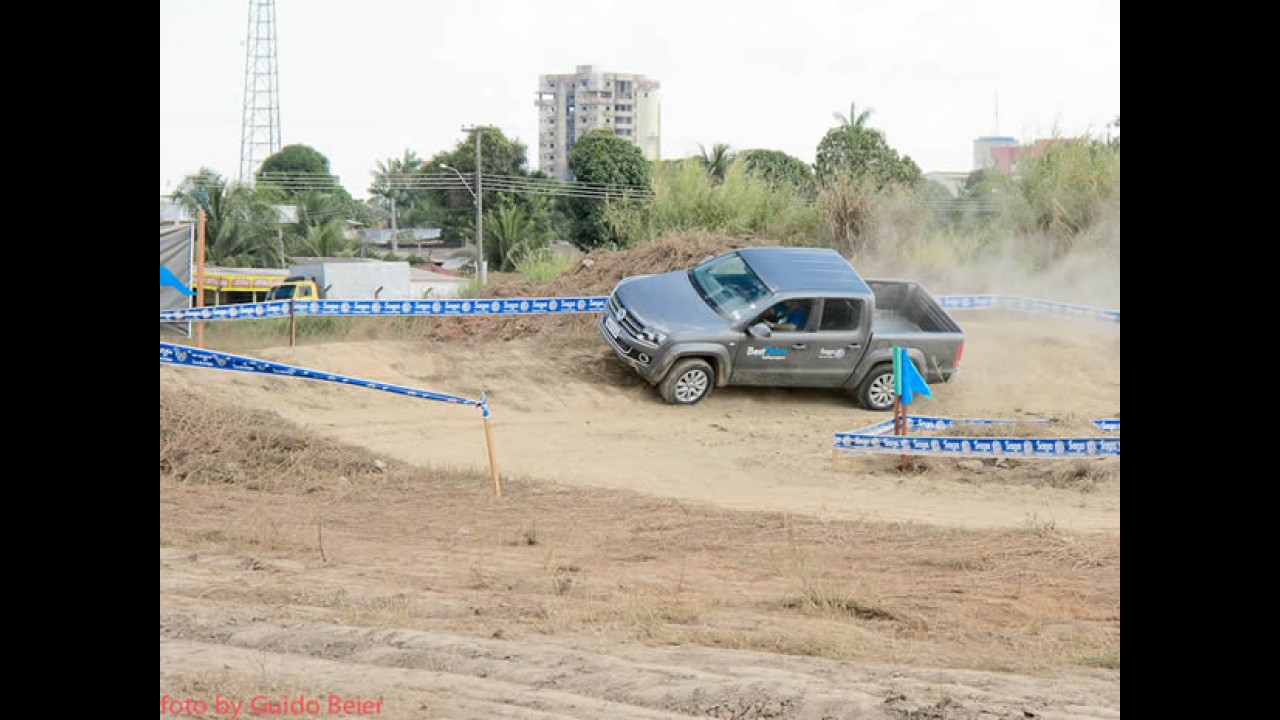 Leitor testa a VW Amarok em circuito Off-Road e conta as impressões - Veja fotos
