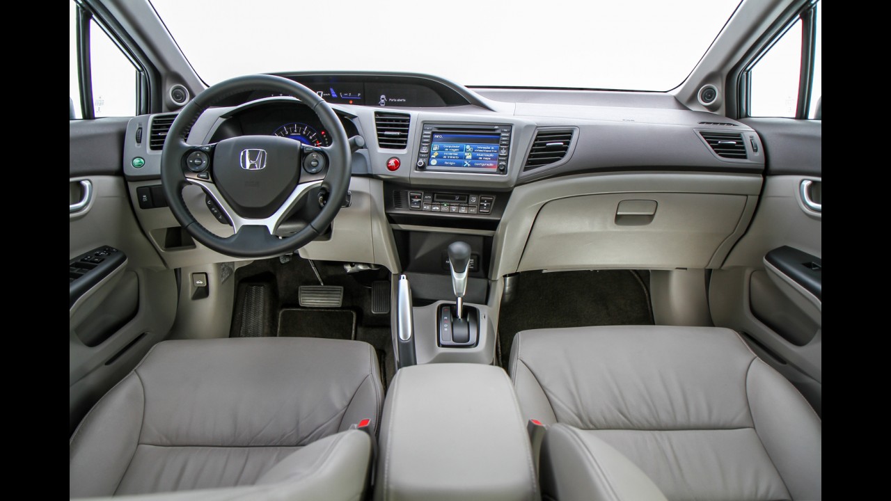 Teste CARPLACE: os novos Focus e Sentra encaram Civic e C4 Lounge