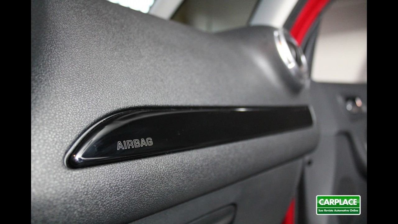 Garagem CARPLACE: Detalhes do acabamento e itens de série do Novo Citroën C3 Picasso