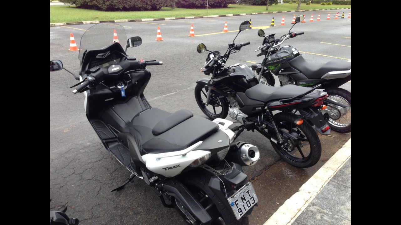 No QG da Yamaha: contato com as novas T-Max, Crosser e Fazer 150