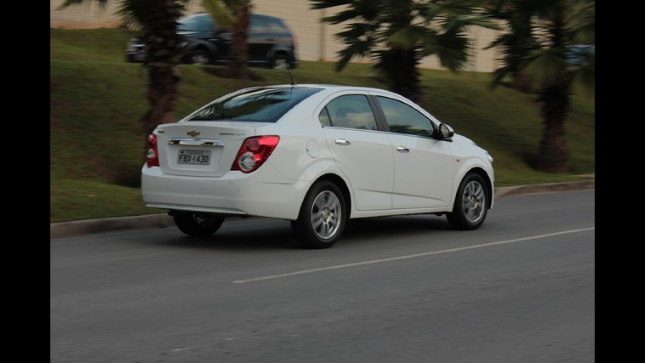 Teste CARPLACE: Linea baixa a bola e chama Sonic para a briga