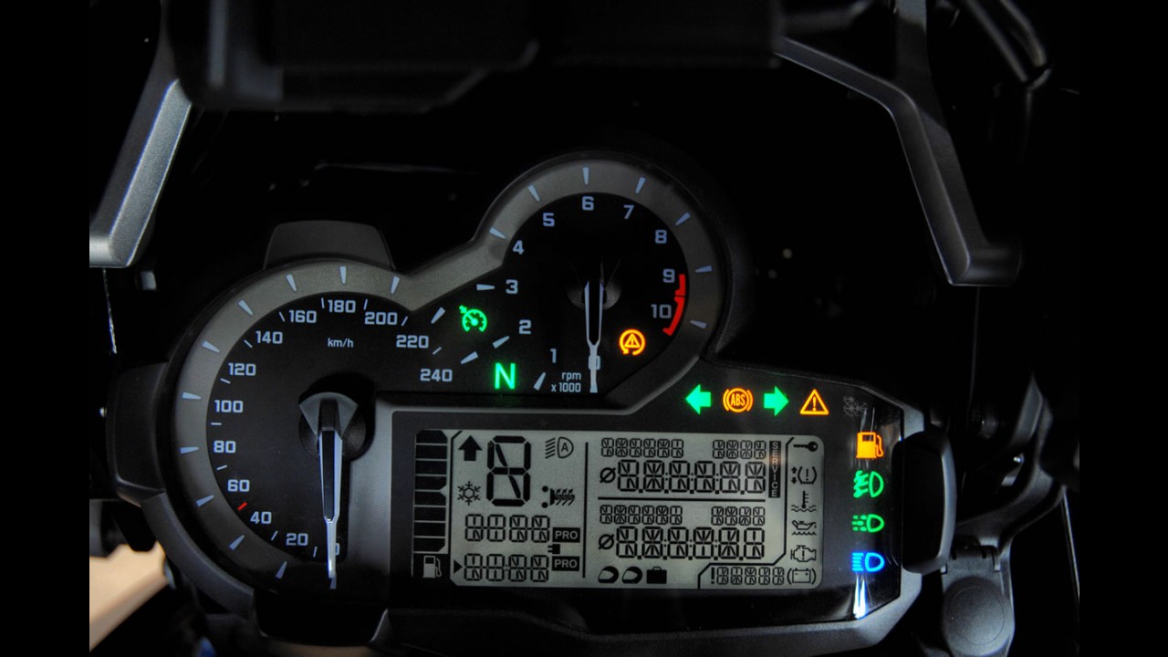 Volta rápida: BMW R1200 GS Adventure, a rainha alemã em versão topa tudo