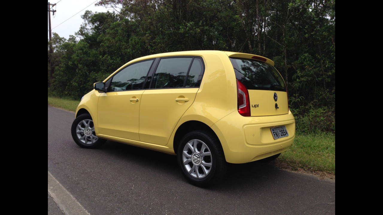 Garagem CARPLACE #2: com até 22 km/l, up! proporciona pequenos prazeres - veja teste
