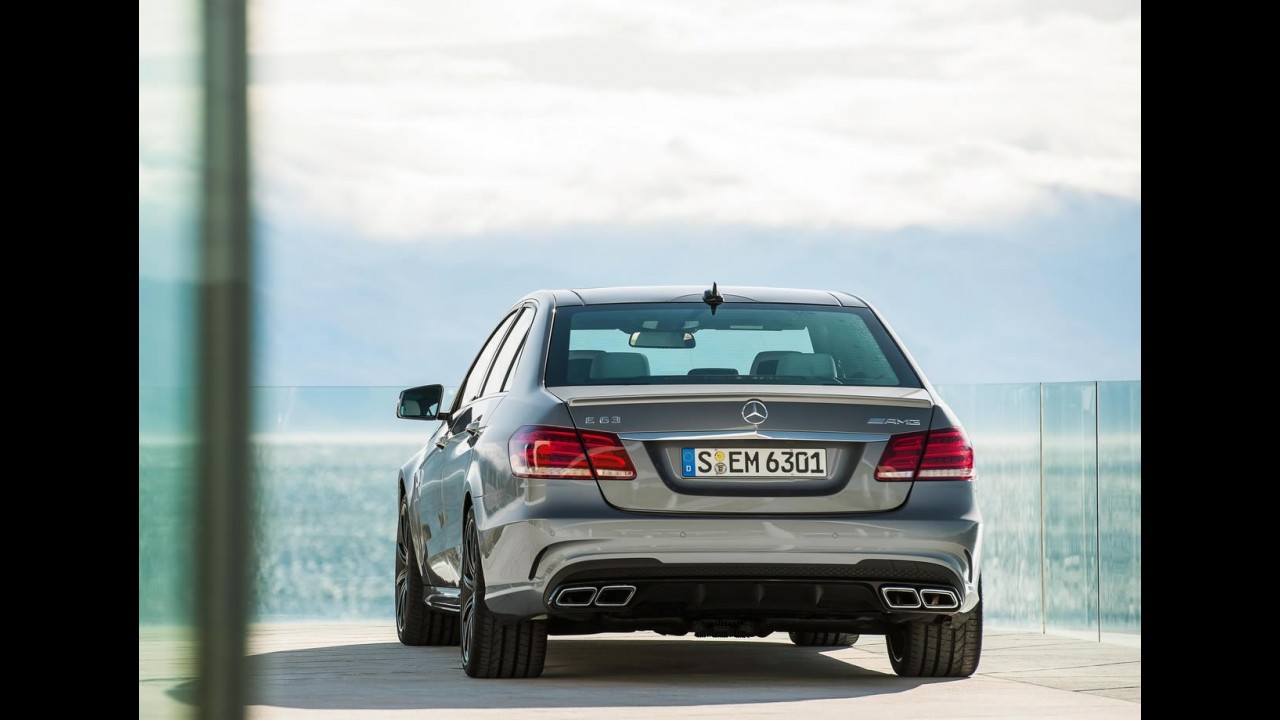 Mercedes-Benz E63 AMG 2014 ganha opção S-Model e tração integral - Veja fotos