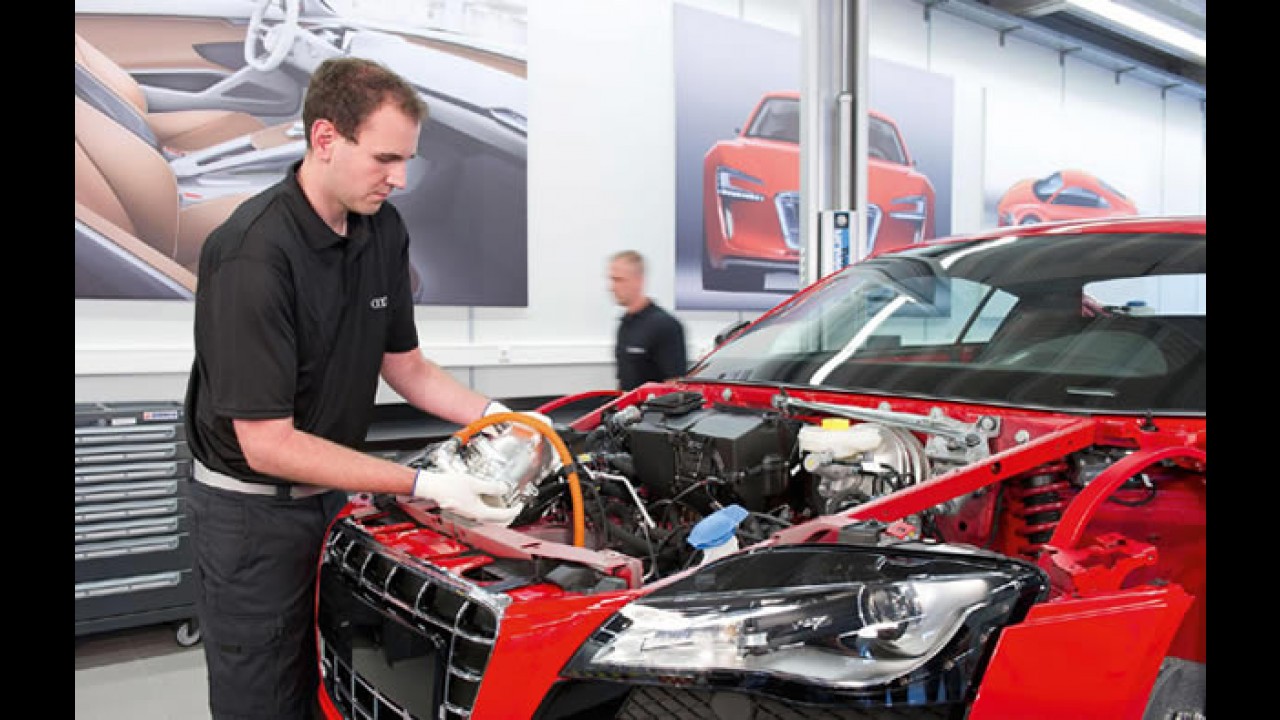 Audi divulga imagens e vídeo da linha de produção do R8 e-Tron