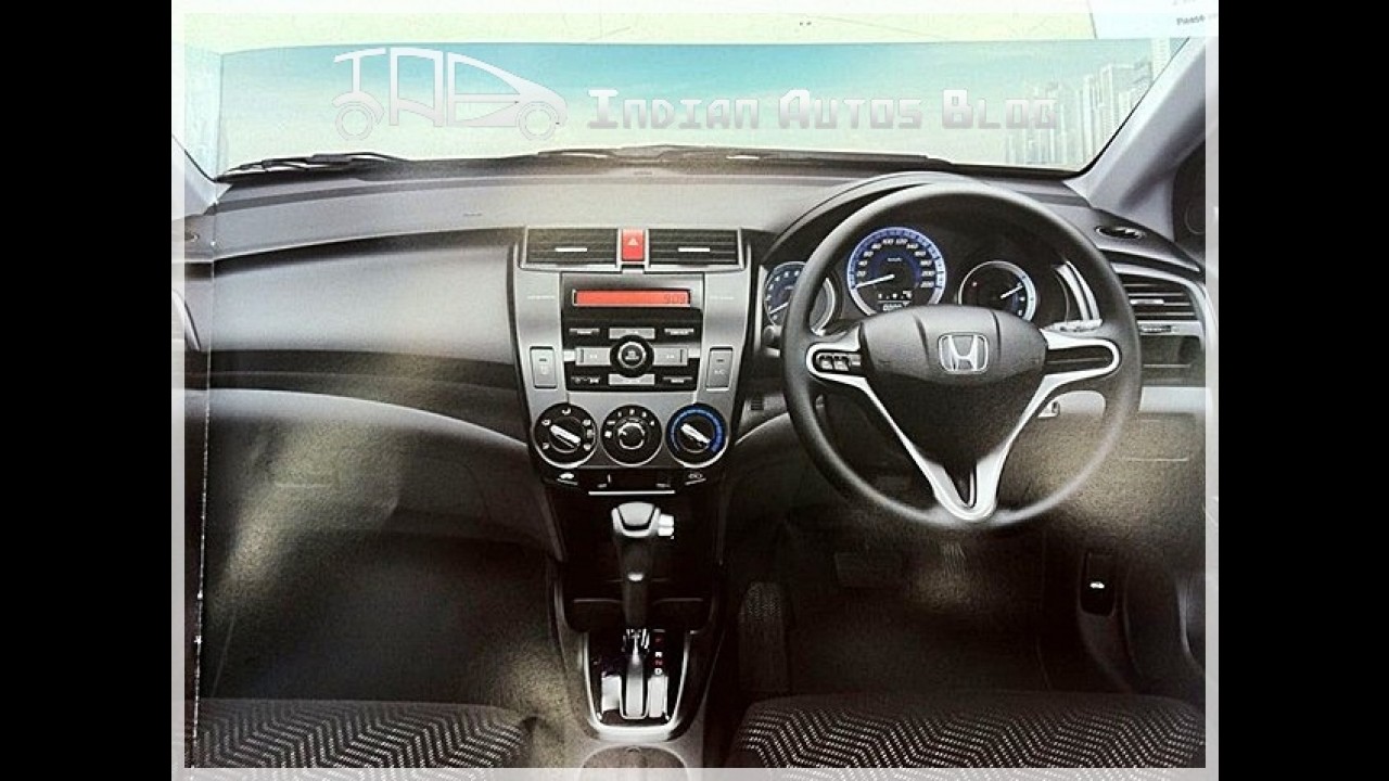 Honda City: Vazam primeiros catálogos da reestilização do sedã compacto na Ásia