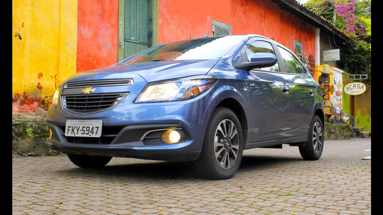Garagem CARPLACE #4: conforto e detalhes do consumo com etanol do Onix A/T