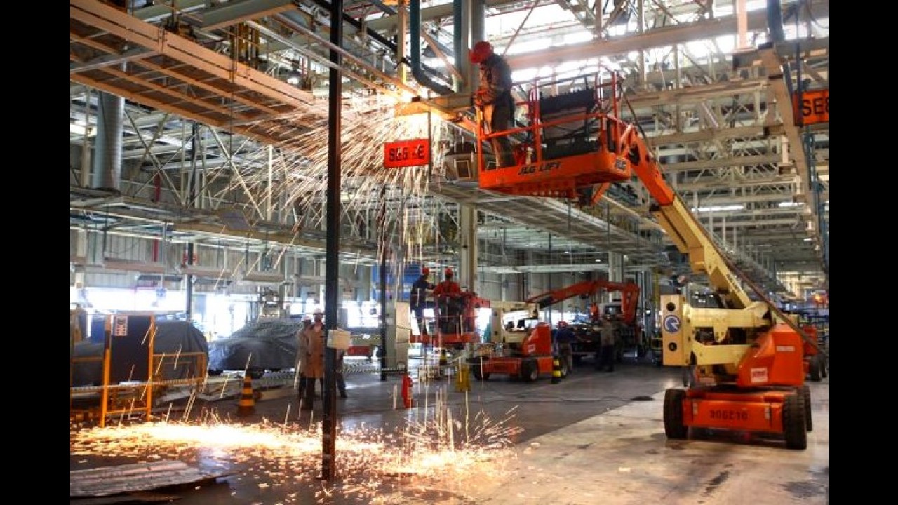 Montadoras remeteram US$ 2,44 bilhões em lucros ao exterior em 2012