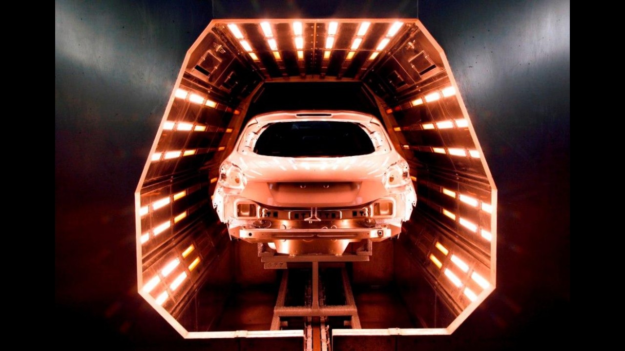 Novo 208 - Peugeot inicia produção em série no Brasil