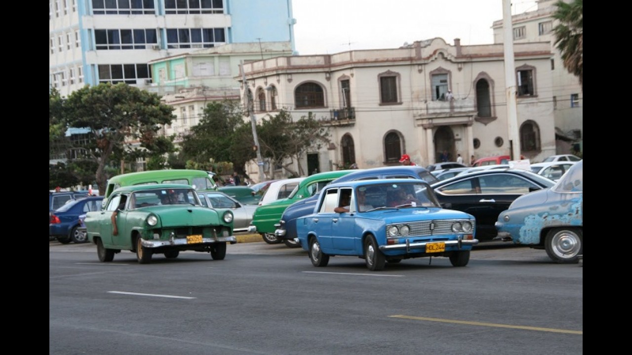 Cuba anuncia privatização dos serviços de táxi em busca de melhor qualidade