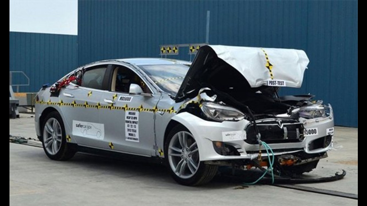 Tesla contesta NHTSA e exige nota superior a 5 para o Model S