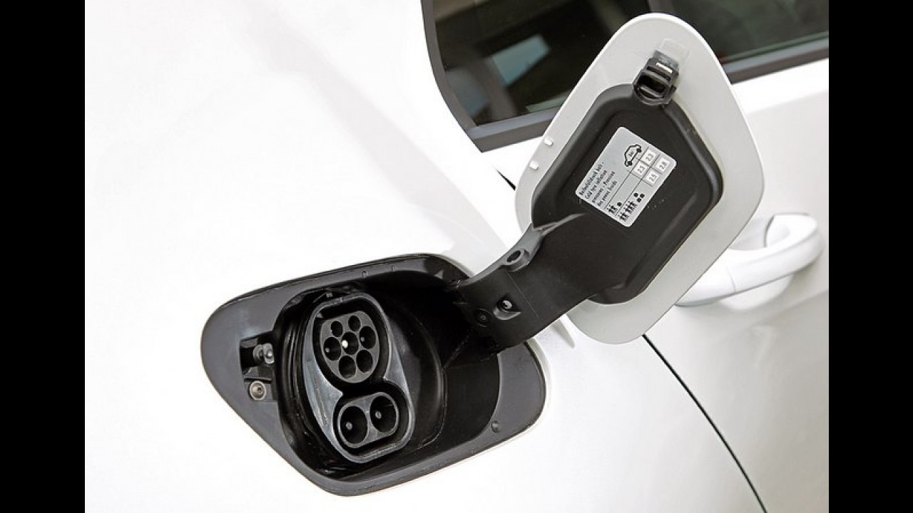 Volkswagen e-Golf - Versão elétrica de 115 cv será apresentada no Salão de Genebra
