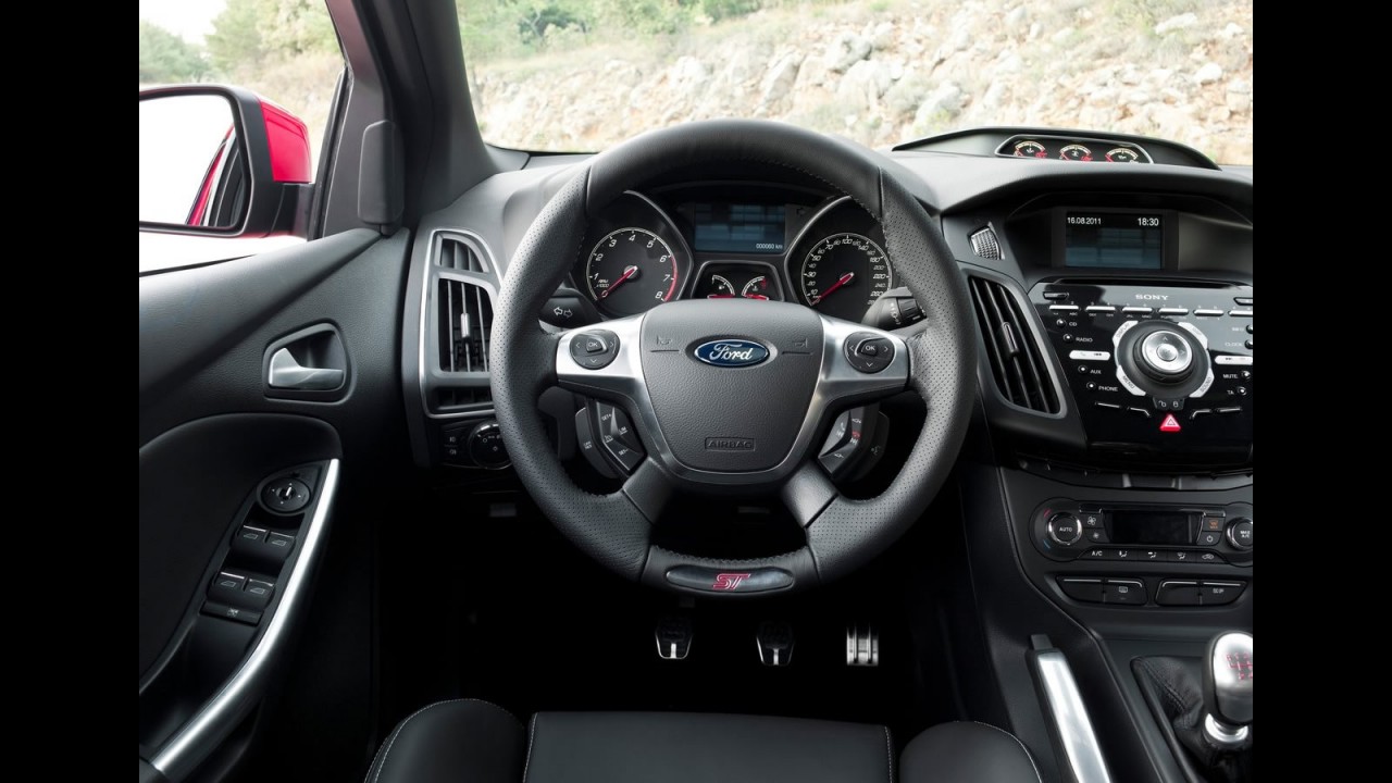 Esportivo Ford Focus ST 2013 está a venda no México pelo equivalente a R$ 58.900